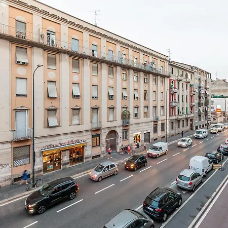Affori Centro Metro Con Camera E Cucina Apartamento