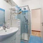 Affori Centro Metro Con Camera E Cucina アパート ミラノ